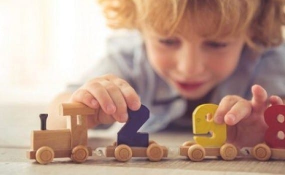 Conheça as principais atividades para estimular o desenvolvimento infantil em cada fase