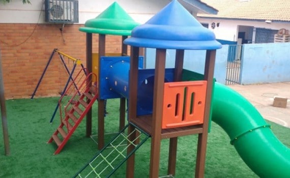 Escola de Cuiabá adquire playground da Brubrinq com verba de projeto social