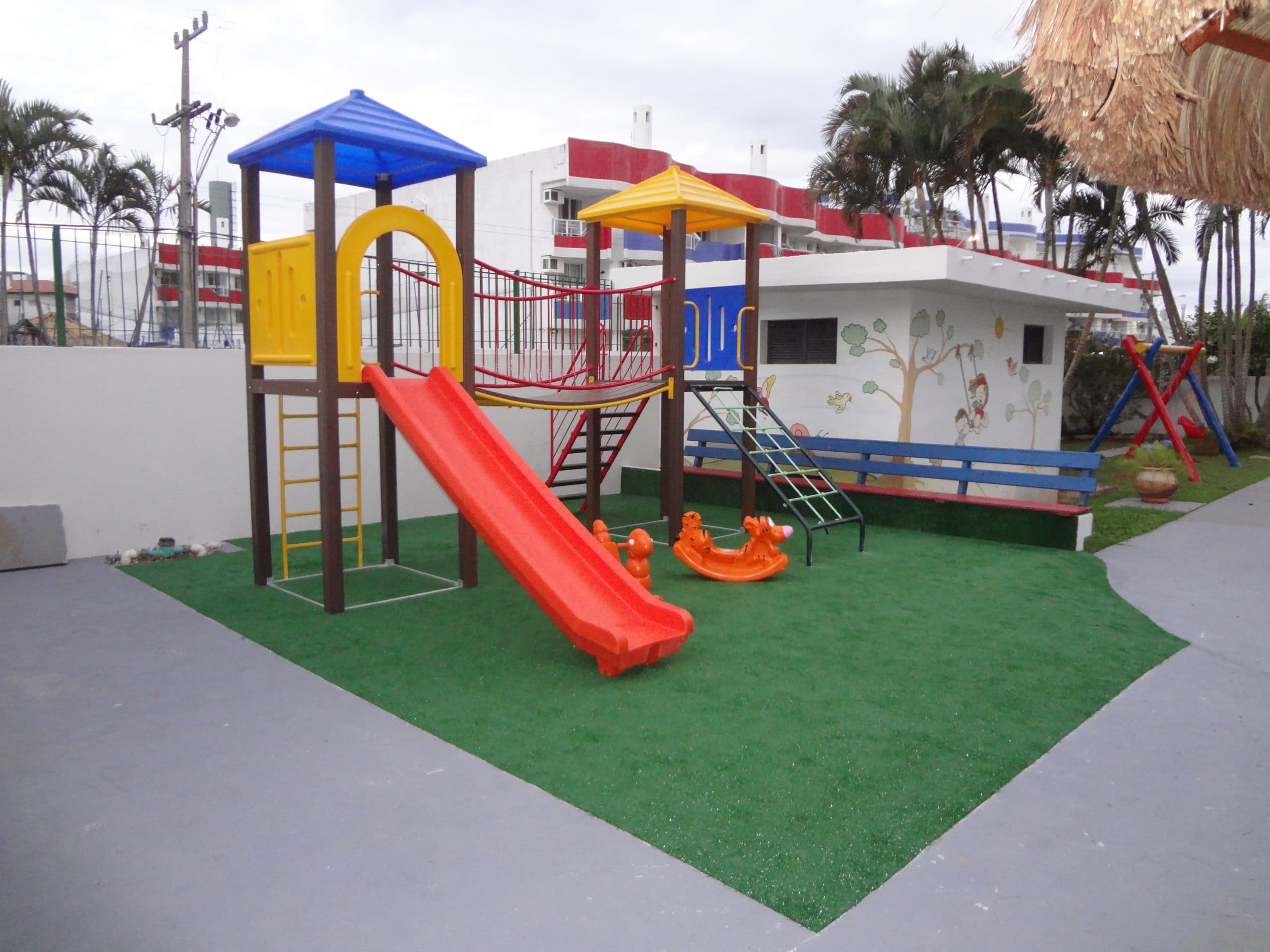 Por que morar em um condomínio com playground?